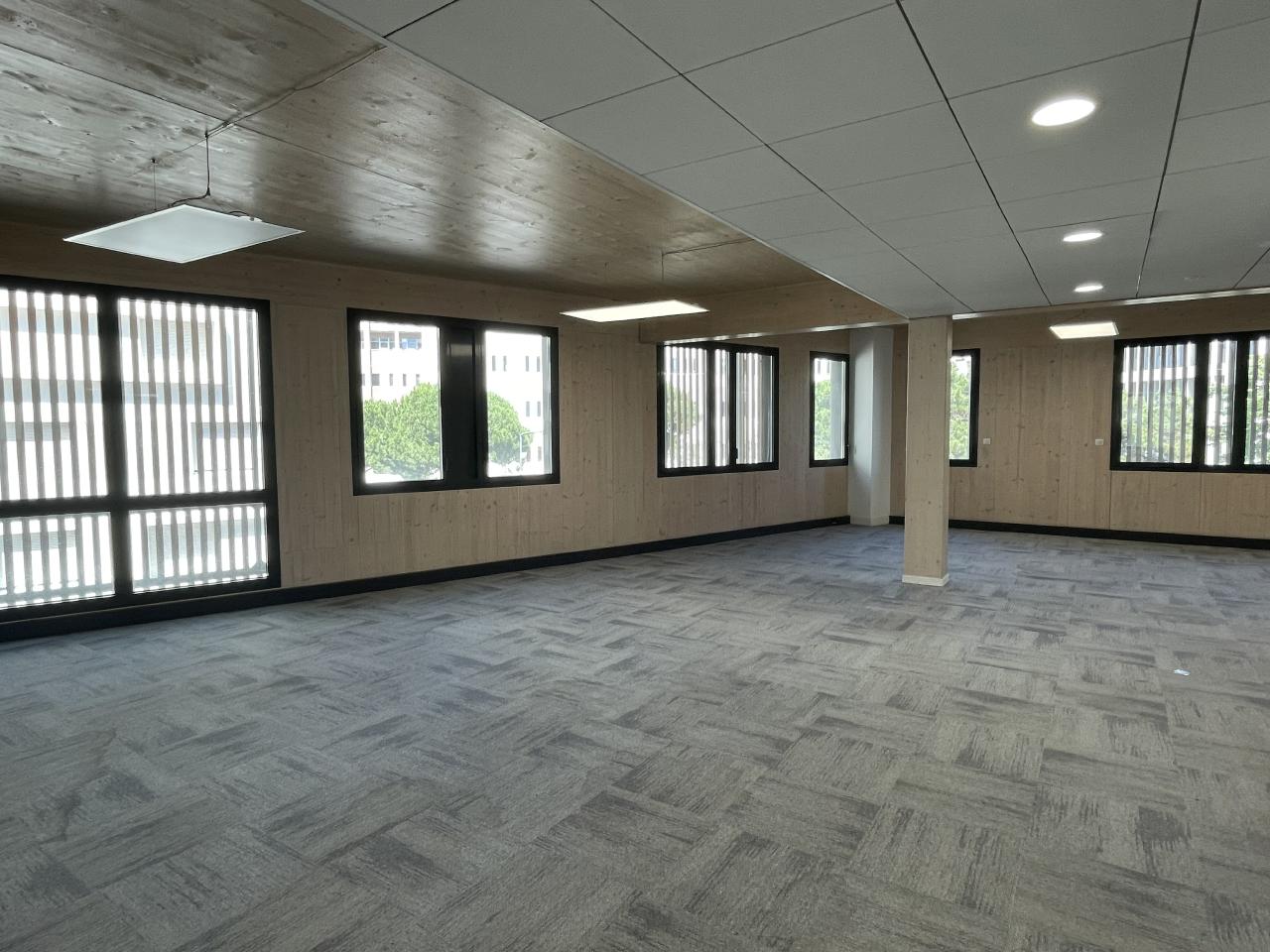 Bureau Marseille 2400m² Location bureau Marseille Bouches-du-Rhône OLBUR2203165 4